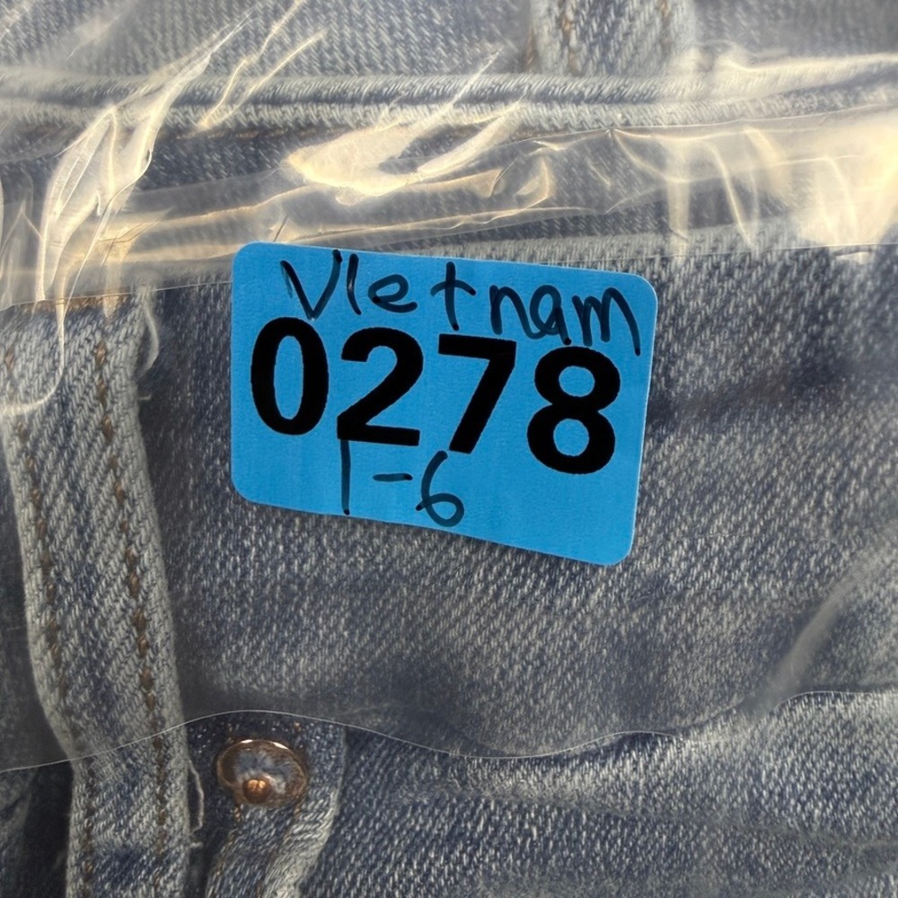 Express Skyscraper Mid Rise Ultra Hyper Stretch Flare Jeans Light Wash Size M/8 - Picture 16 of 16